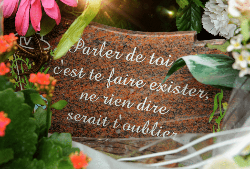 à quoi sert une plaque funéraire